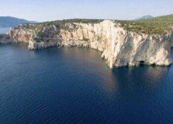 Trentamila firme per salvare la falesia di Punta Giglio