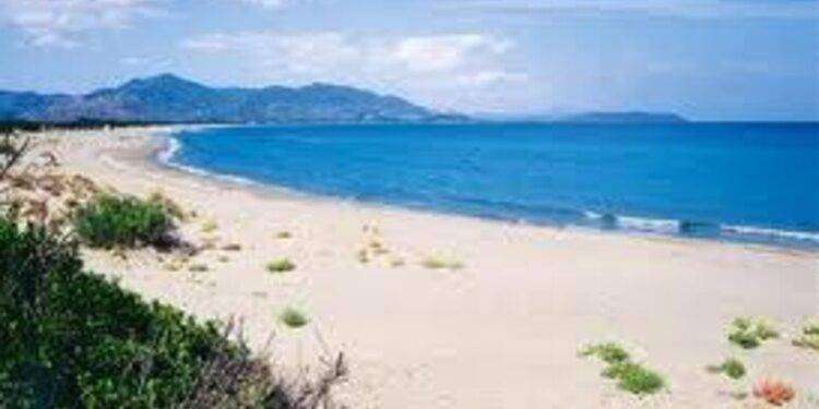 Migranti: un gommone senza motore trovato a Muravera