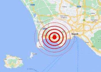 Sciame sismico ai Campi Flegrei, la scossa più forte di magnitudo 4.2 è stata avvertita a Napoli