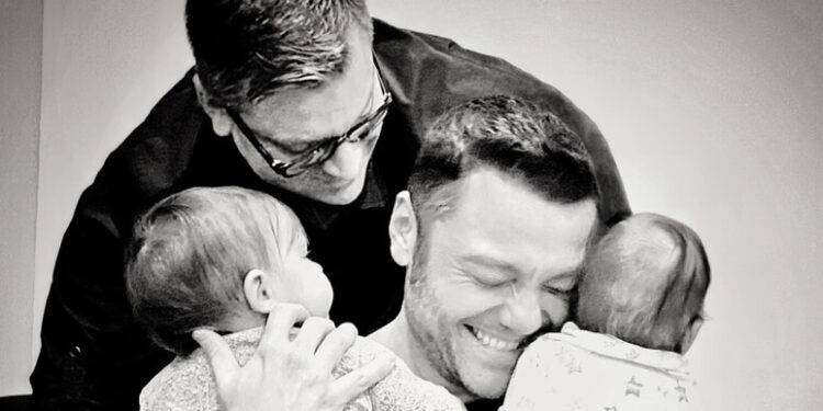 Tiziano Ferro divorzia da Victor Allen: ‘Penso solo ai figli’
