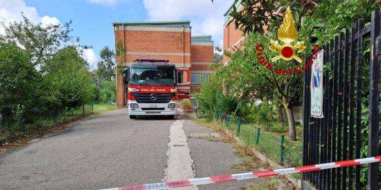 Scoppia caldaia in una scuola primaria a Milano, 265 evacuati