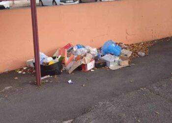 Cagliari, rifiuti in via dei Valenzani: tante le segnalazioni dei cittadini
