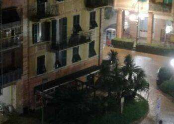 Allerta arancione, nubifragio su Recco e Camogli in Liguria: torrenti in piena e strade allagate