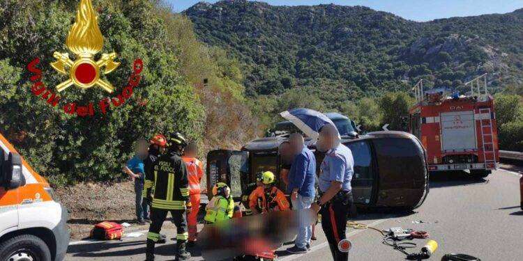 Arzachena, auto si ribalta: ferito un 92 enne