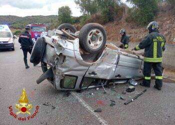 Scontro tra due auto vicino a Lanusei: due feriti