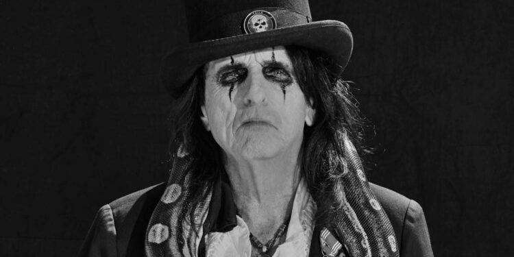 Musica, Alice Cooper: “Andrò avanti a suonare fino a 90 anni”