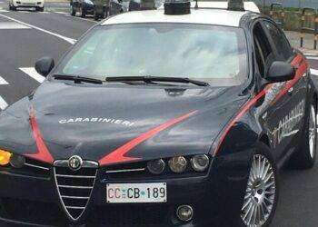 Uccide la moglie e si toglie la vita