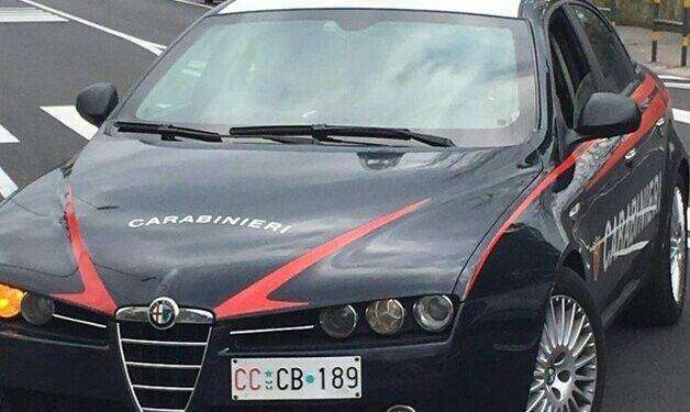 Uccide la moglie e si toglie la vita