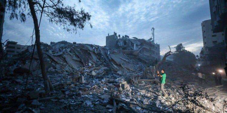 Il regime sionista d’Israele colpisce l’università a Gaza