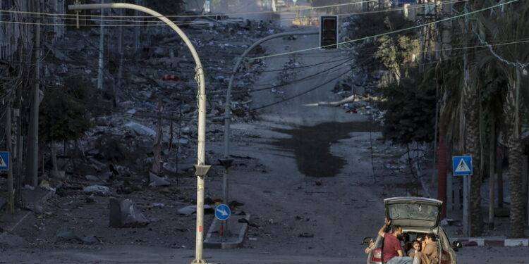 Sanità Gaza, 5.300 morti,18.000 feriti in attacchi del regime israeliano: nel mentre il mondo occidentale chiude tutti e due gli occhi