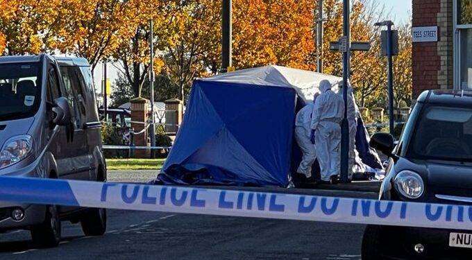 Attentato in Inghilterra, uomo ucciso da una coltellata: ferito un secondo