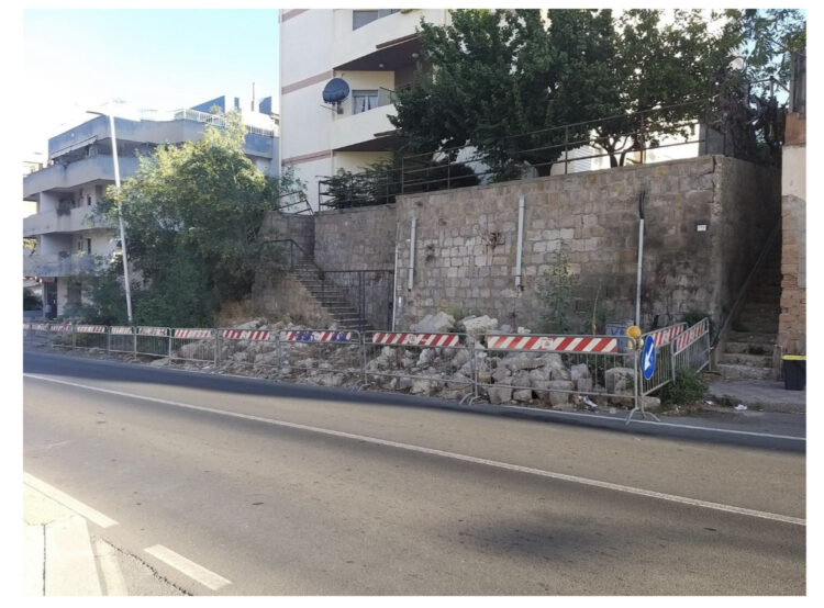 Cagliari, crolli e macerie al posto dei marciapiedi. La vergogna di via Is Maglias compie 3 anni