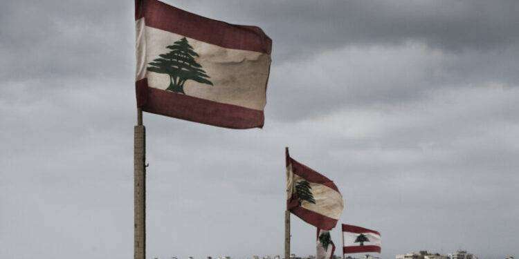 Esercito sionista israeliano provoca anche il Libano, bombardata torre di osservazione di Hezbollah