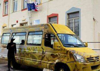 L’arte di Manu Invisible decora lo scuolabus di Sennori