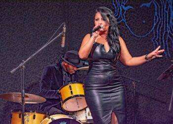 Teatro del Segno: Omaggio a Amy Winehouse – sabato 4 e domenica 5 novembre h 20.30 con “IO & AMY”