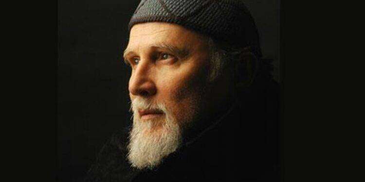 Moni Ovadia si dimetterà da direttore del teatro di Ferrara: “L’Italia è un regime”