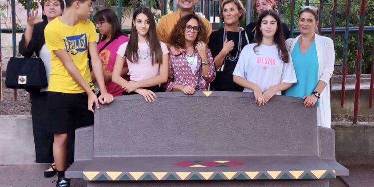 Sassari, Li Punti: con CasaCostruendo nuova vita per le panchine di via Era