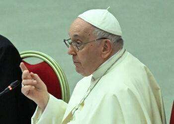 Il Papa, economia che uccide non è economia, è perversione