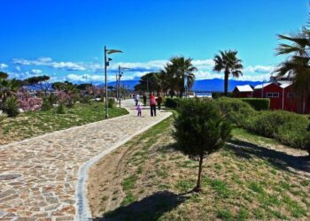 Discarica a cielo aperto al Poetto di Quartu