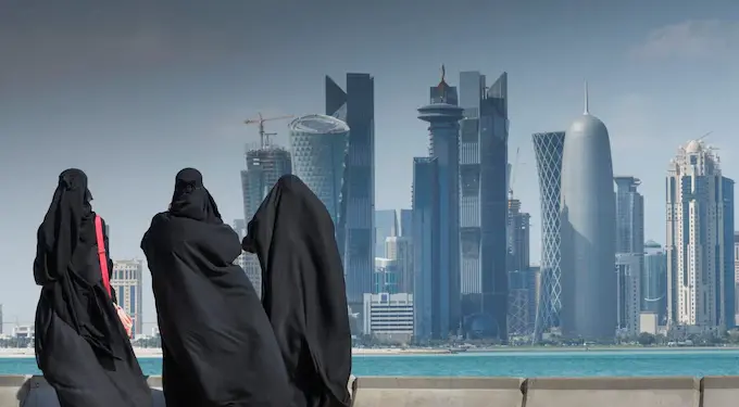 Qatar, arma e finanzia “da sempre” la jihad mondiale con il sostegno dell’Occidente: ma ve ne accorgete solo ora