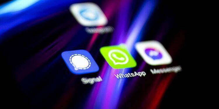 WhatsApp, Messenger e Telegram le chat più usate dagli italiani