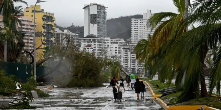 Messico, l’uragano Otis di categoria 5 devasta Acapulco: 27 morti e diversi  dispersi