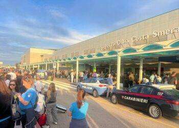 Allarme bomba all’aeroporto di Olbia, evacuato lo scalo