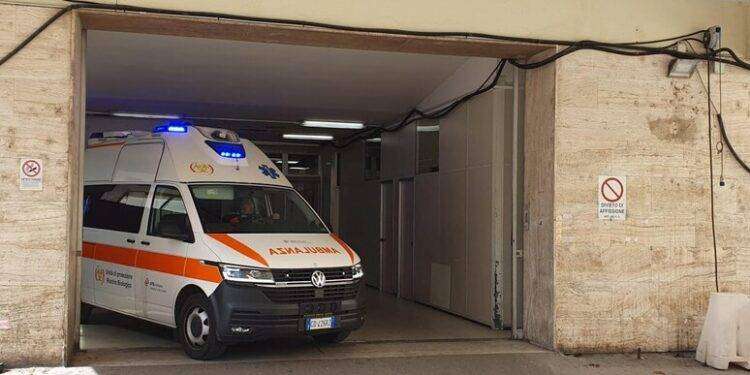 Scontro fra auto a Sassari, grave una donna. Bloccato pirata in fuga