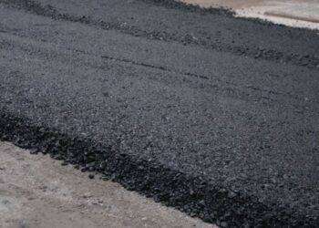 Nuovi asfalti ad Alghero, ripartono i lavori. Prima tranche da 1 milione: si parte dalla città, poi l’agro