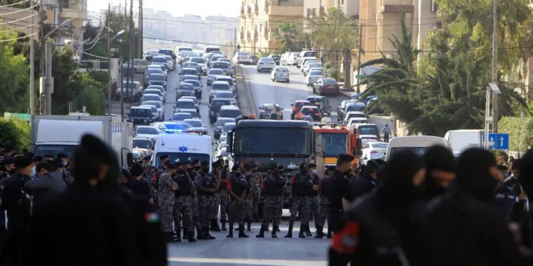 Genocidio a Gaza, assaltata ambasciata israeliana ad Amman in Giordania