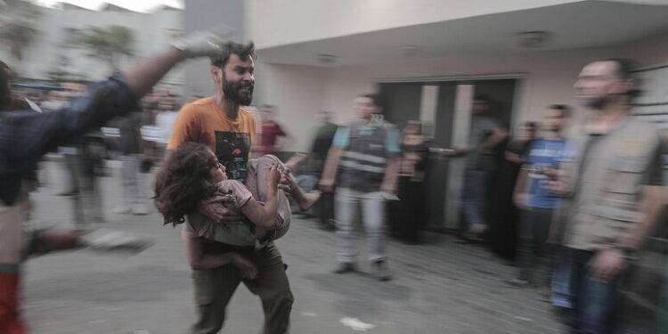 Il regime sionista rade al suolo Gaza, oltre 1200 palestinesi uccisi: tra loro centinaia di bambini