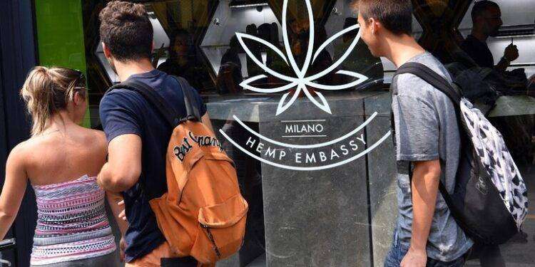 Cannabis light, Tar sospende decreto stop prodotti uso orale