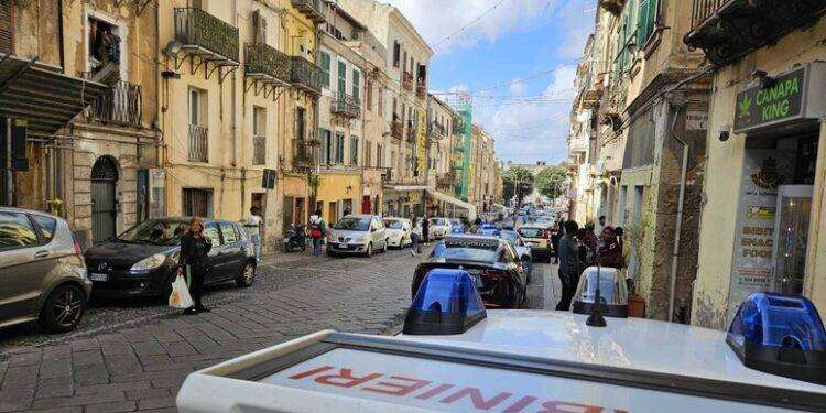 Terrore a Sassari, spari in centro: arrestato un uomo