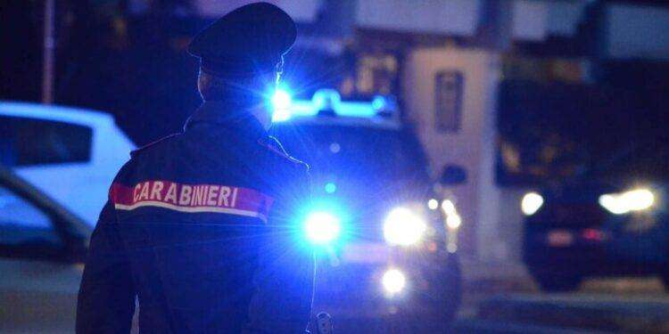 Travolto mentre attraversa la strada, grave un 62enne