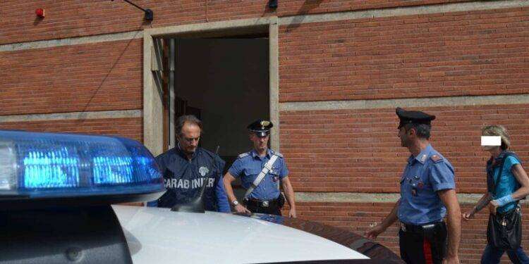 Nel bar due lavoratori in nero e telecamere per controllarli