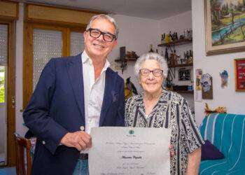 Festa a Olbia per nuova centenaria, pergamena dal sindaco