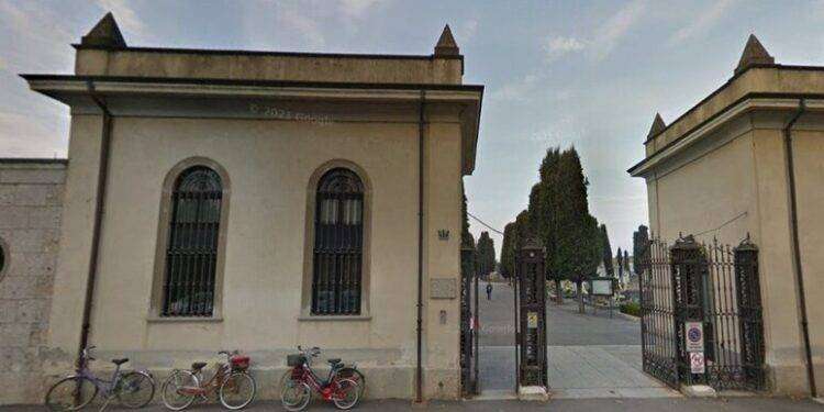 Non può entrare al cimitero con la bici, il nonno fa ricorso