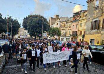 Corteo in centro Sassari, in migliaia contro la criminalità
