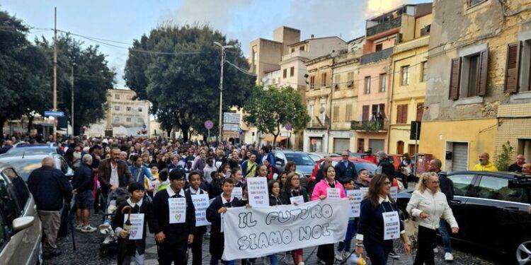 Corteo in centro Sassari, in migliaia contro la criminalità