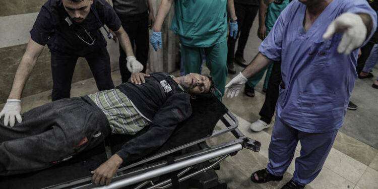 Genocidio a Gaza, il regime terrorista d’Israele colpisce mercato, morti e feriti a sud di Gaza