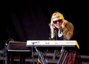 Grimes fa causa a Musk per diritti di genitore