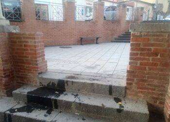 Imbrattano lavatoio dell’Ottocento e filmano la bravata