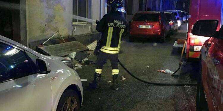 Macomer, abitazione in fiamme: donna ustionata