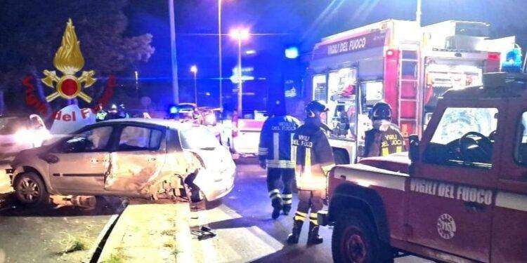 Poetto, scontro tra auto: due feriti
