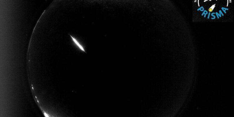 Un piccolo meteorite cade in Sardegna, ‘primo fireball insulare’