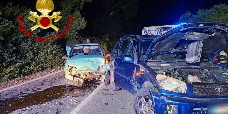 Alghero, scontro frontale: due persone ferite