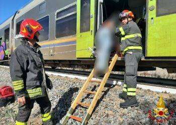 Musei, treno travolge auto: intervento dei Vigili del Fuoco