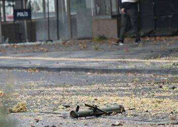 Attacco terroristico in Turchia, spari e esplosioni vicino al Parlamento