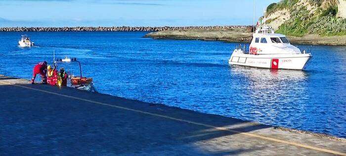 Disperso vicino alla costa, sacerdote soccorso dalla Capitaneria