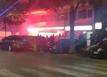 Scontri tra ultras del Cagliari e della Fiorentina prima del match